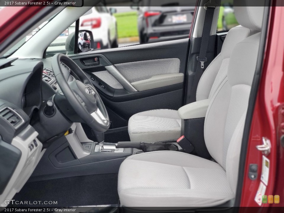 Gray Interior Photo for the 2017 Subaru Forester 2.5i #139948137