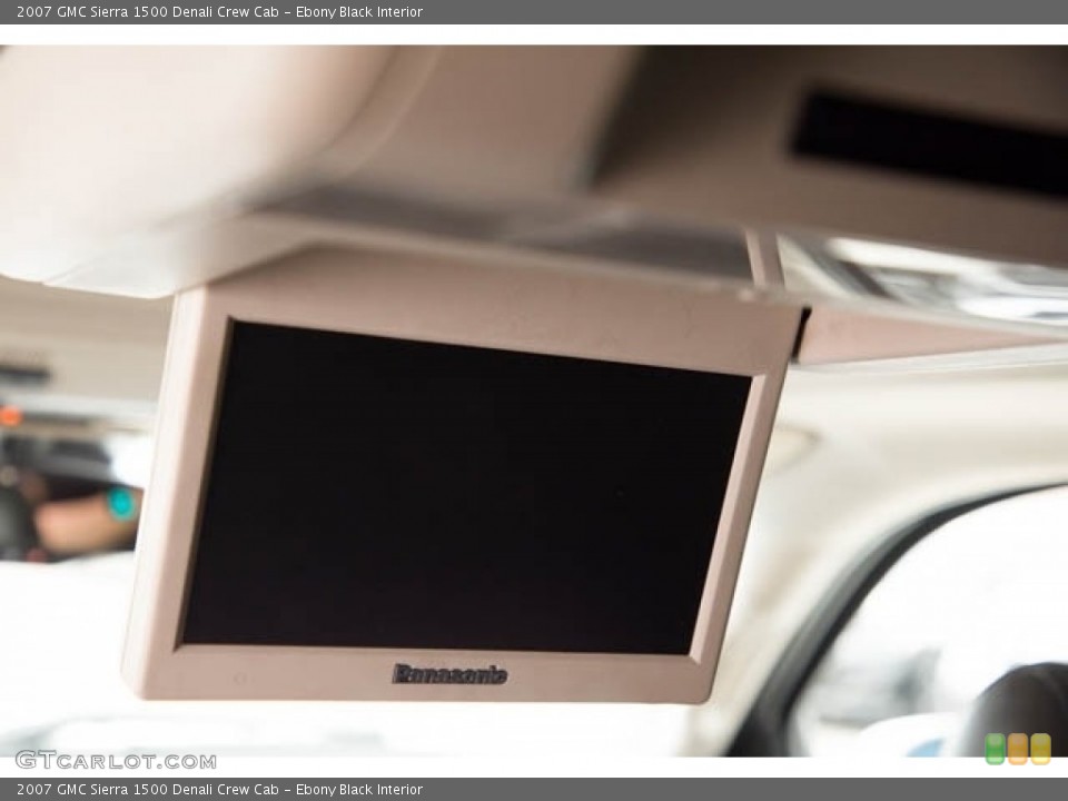 Ebony Black Interior Entertainment System for the 2007 GMC Sierra 1500 Denali Crew Cab #139958932