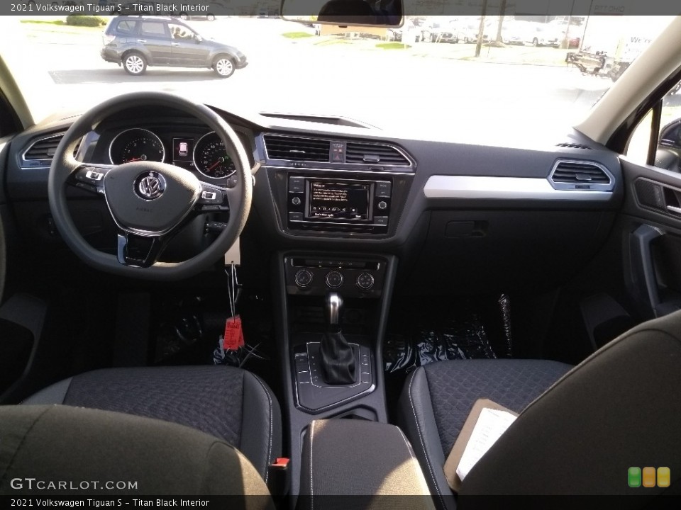 Titan Black Interior Photo for the 2021 Volkswagen Tiguan S #139961362