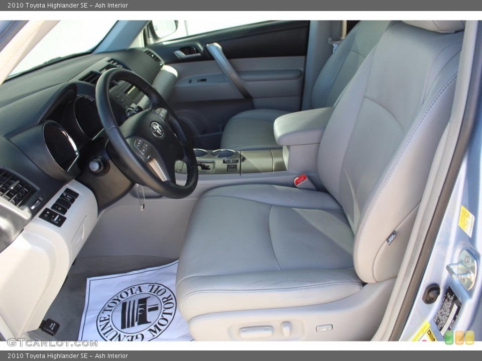 Ash Interior Photo for the 2010 Toyota Highlander SE #139964608