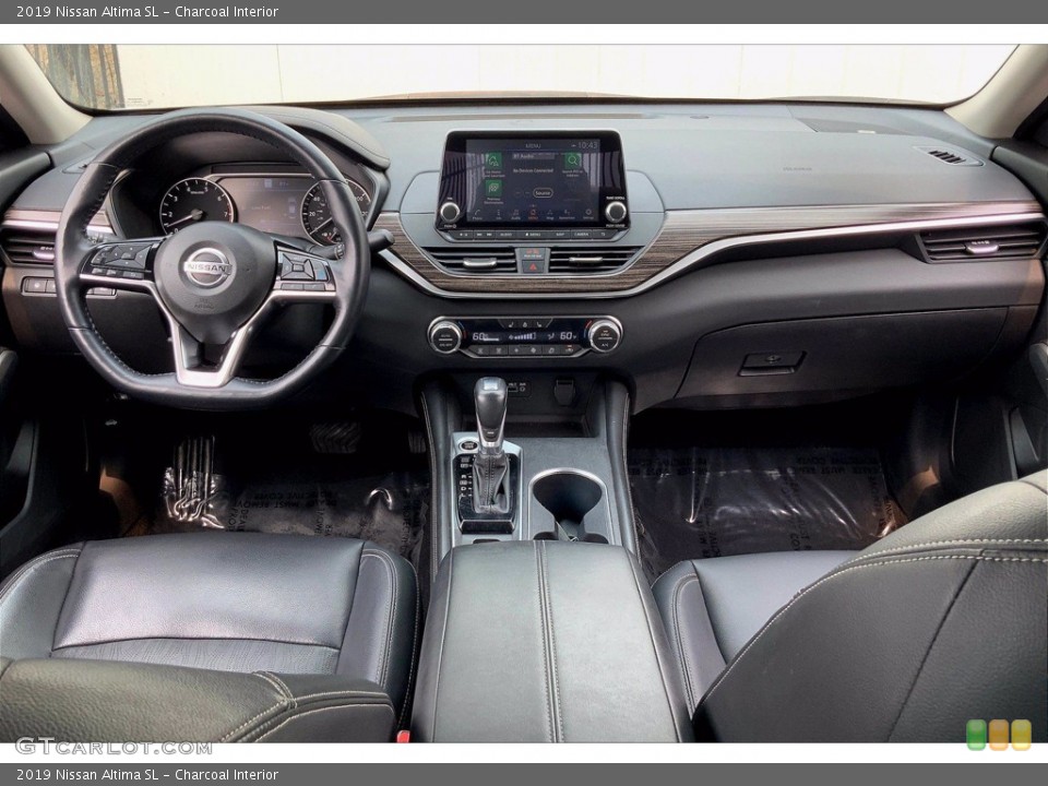 Charcoal Interior Photo for the 2019 Nissan Altima SL #139972327