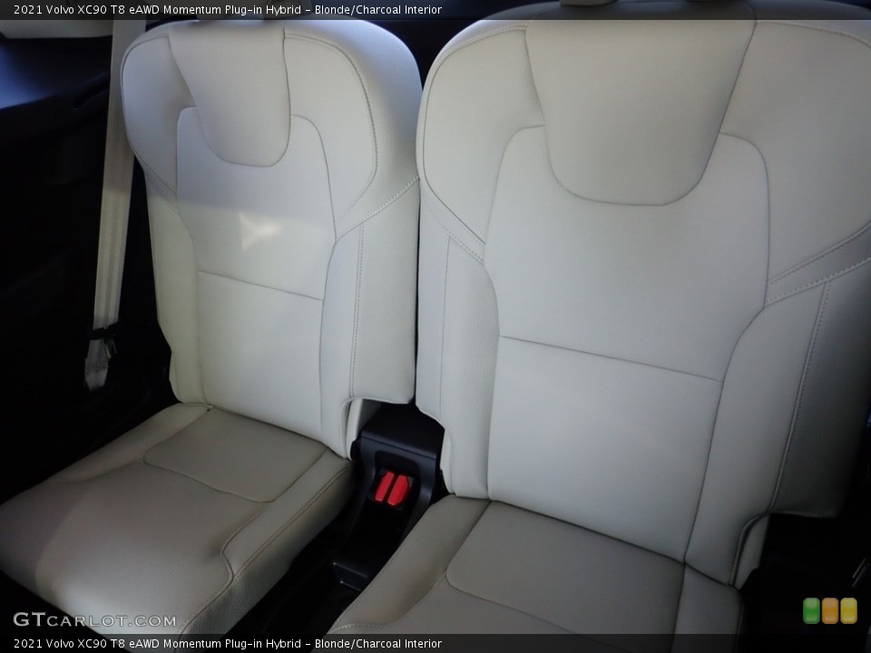 Blonde/Charcoal Interior Rear Seat for the 2021 Volvo XC90 T8 eAWD Momentum Plug-in Hybrid #139977607