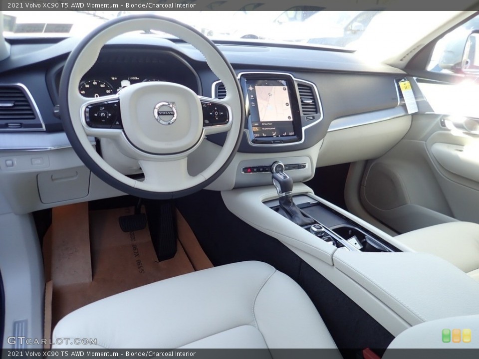 Blonde/Charcoal Interior Photo for the 2021 Volvo XC90 T5 AWD Momentum #139978387