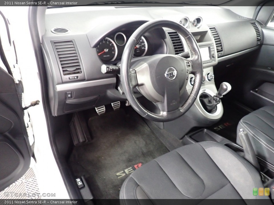 Charcoal Interior Photo for the 2011 Nissan Sentra SE-R #139999067