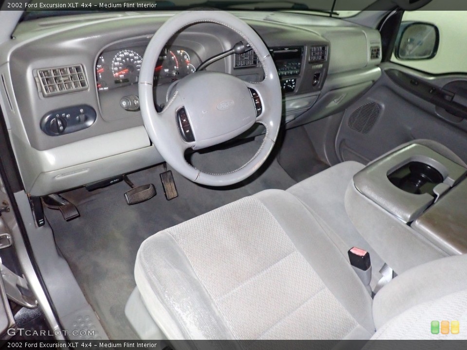 Medium Flint Interior Photo for the 2002 Ford Excursion XLT 4x4 #140008264