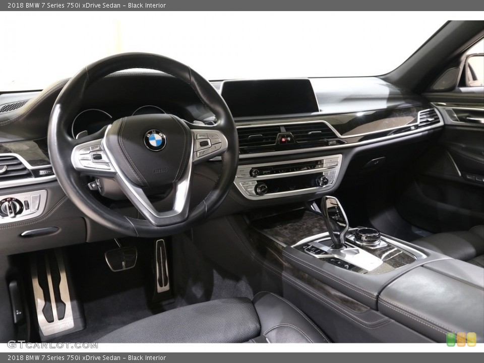 Black Interior Dashboard for the 2018 BMW 7 Series 750i xDrive Sedan #140016016
