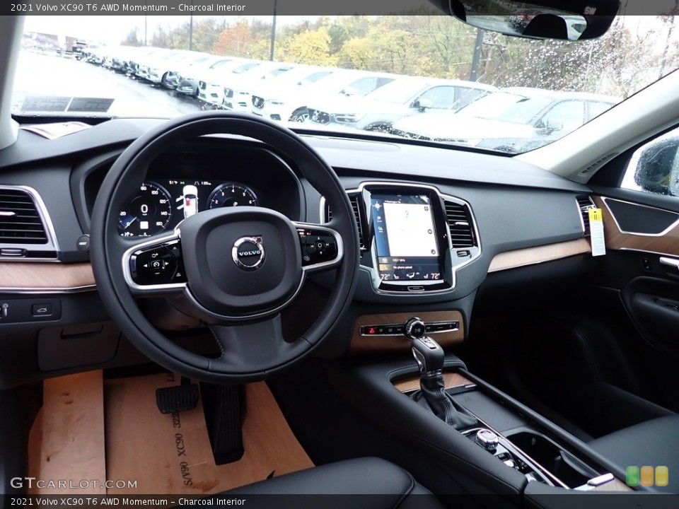 Charcoal Interior Photo for the 2021 Volvo XC90 T6 AWD Momentum #140032003