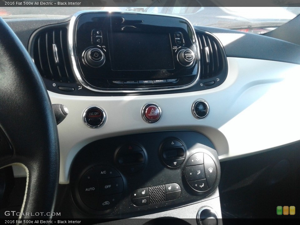 Black Interior Dashboard for the 2016 Fiat 500e All Electric #140033083