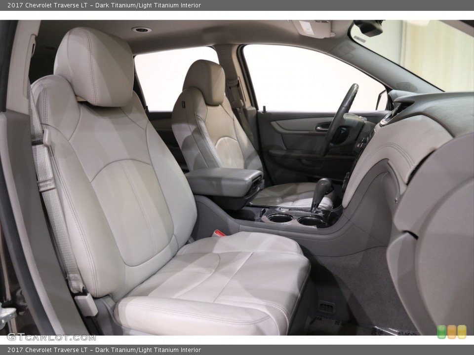 Dark Titanium/Light Titanium Interior Photo for the 2017 Chevrolet Traverse LT #140094888