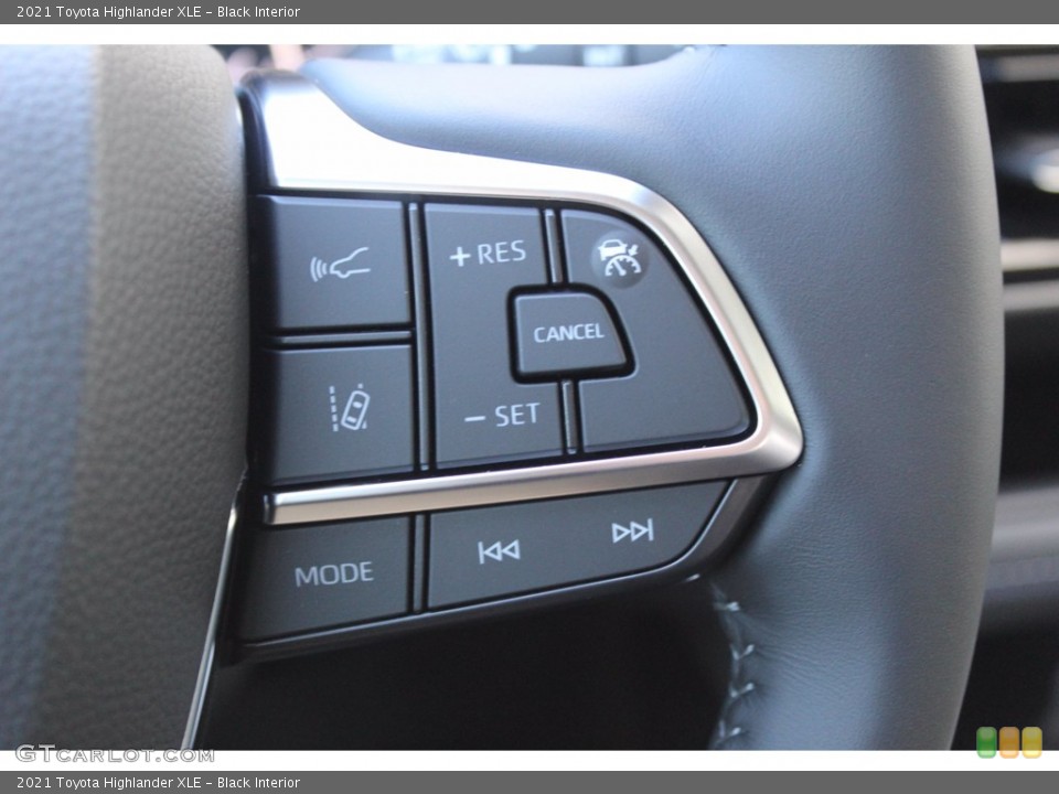 Black Interior Steering Wheel for the 2021 Toyota Highlander XLE #140121199