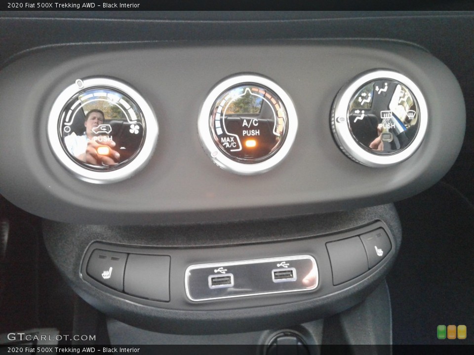 Black Interior Controls for the 2020 Fiat 500X Trekking AWD #140142488