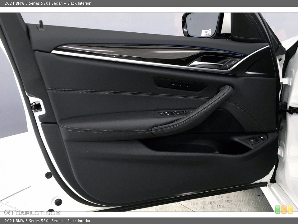 Black Interior Door Panel for the 2021 BMW 5 Series 530e Sedan #140148620