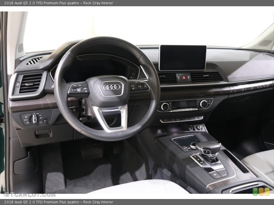 Rock Gray Interior Dashboard for the 2018 Audi Q5 2.0 TFSI Premium Plus quattro #140163582