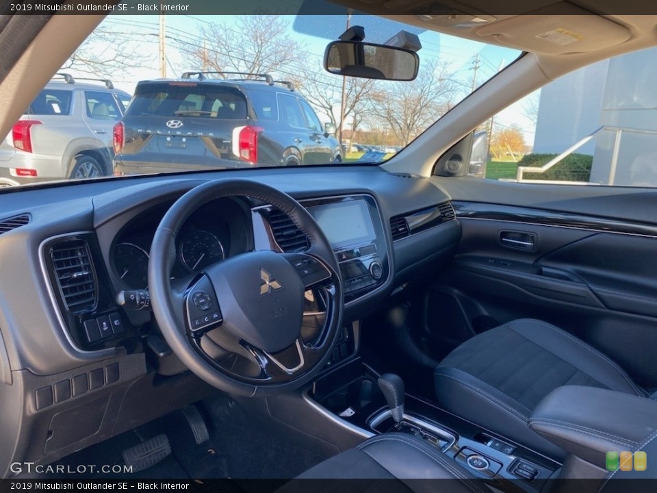 Black Interior Photo for the 2019 Mitsubishi Outlander SE #140178227