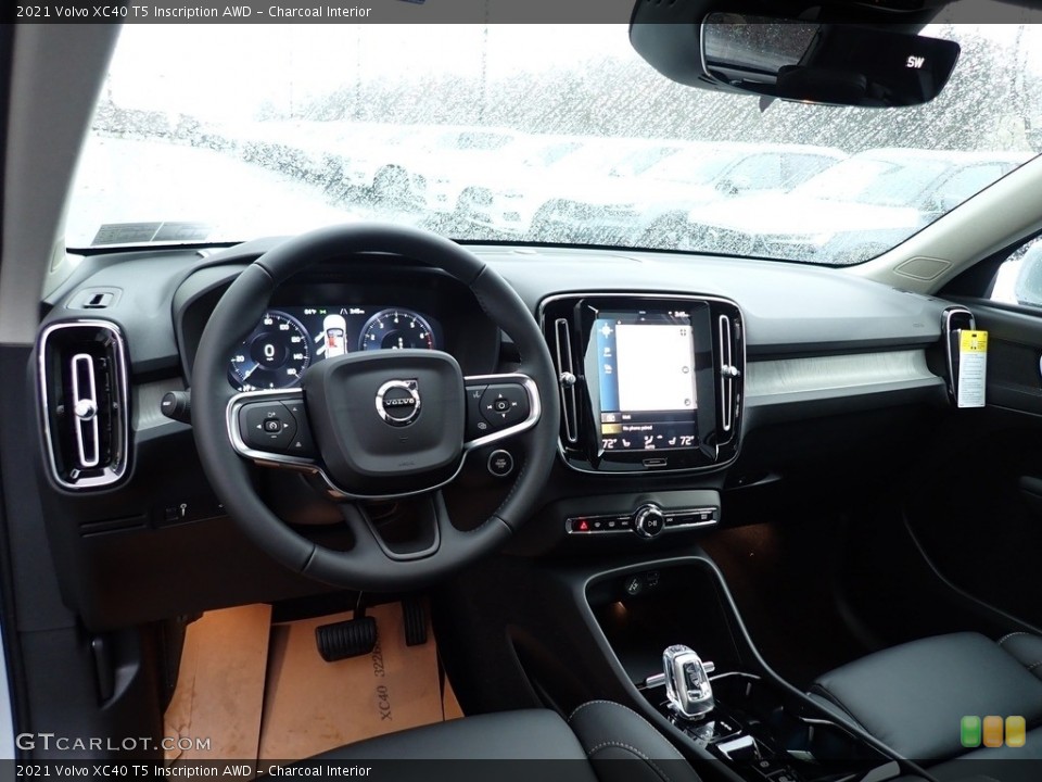 Charcoal Interior Dashboard for the 2021 Volvo XC40 T5 Inscription AWD #140178236