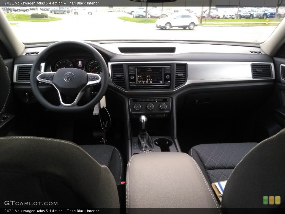 Titan Black Interior Dashboard for the 2021 Volkswagen Atlas S 4Motion #140201598