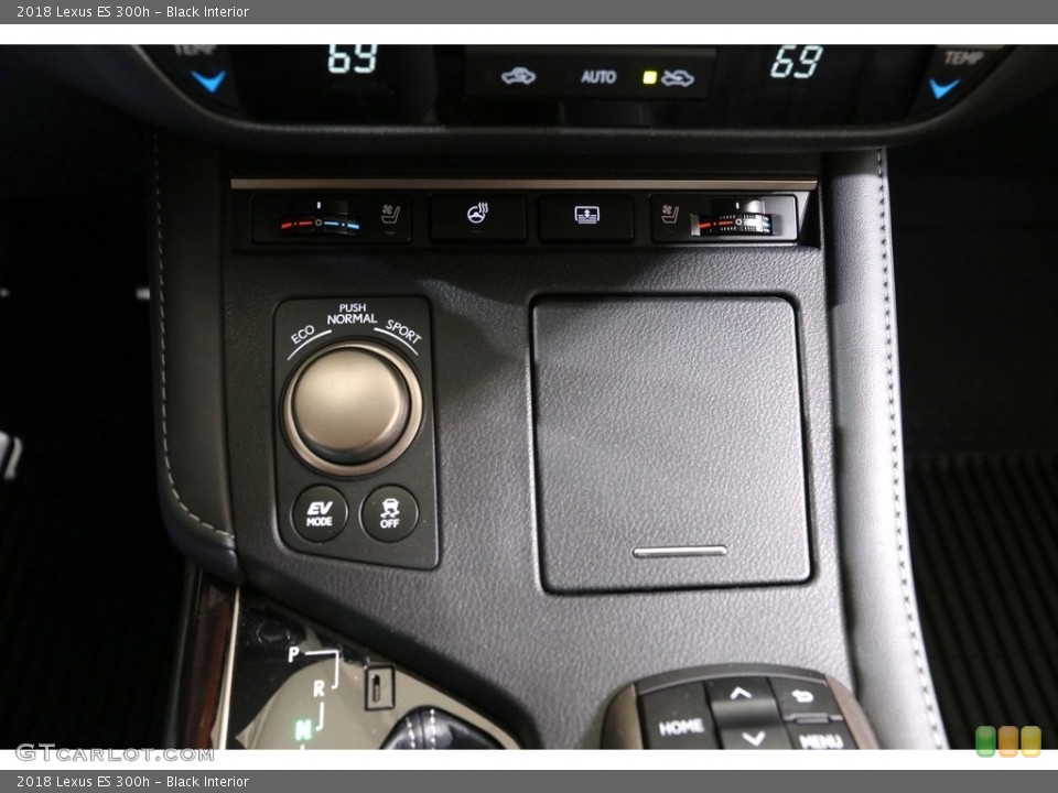Black Interior Controls for the 2018 Lexus ES 300h #140203617