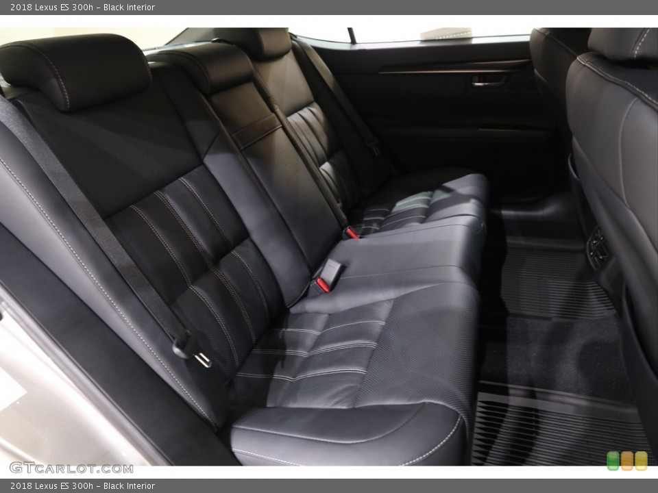 Black Interior Rear Seat for the 2018 Lexus ES 300h #140203662