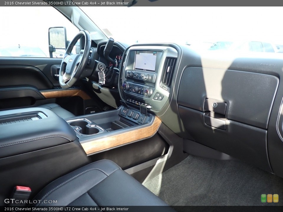 Jet Black Interior Dashboard for the 2016 Chevrolet Silverado 3500HD LTZ Crew Cab 4x4 #140220931