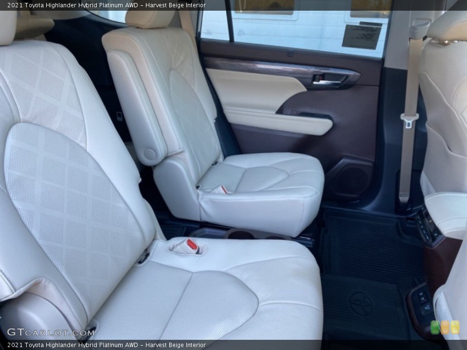 Harvest Beige Interior Rear Seat for the 2021 Toyota Highlander Hybrid Platinum AWD #140221429