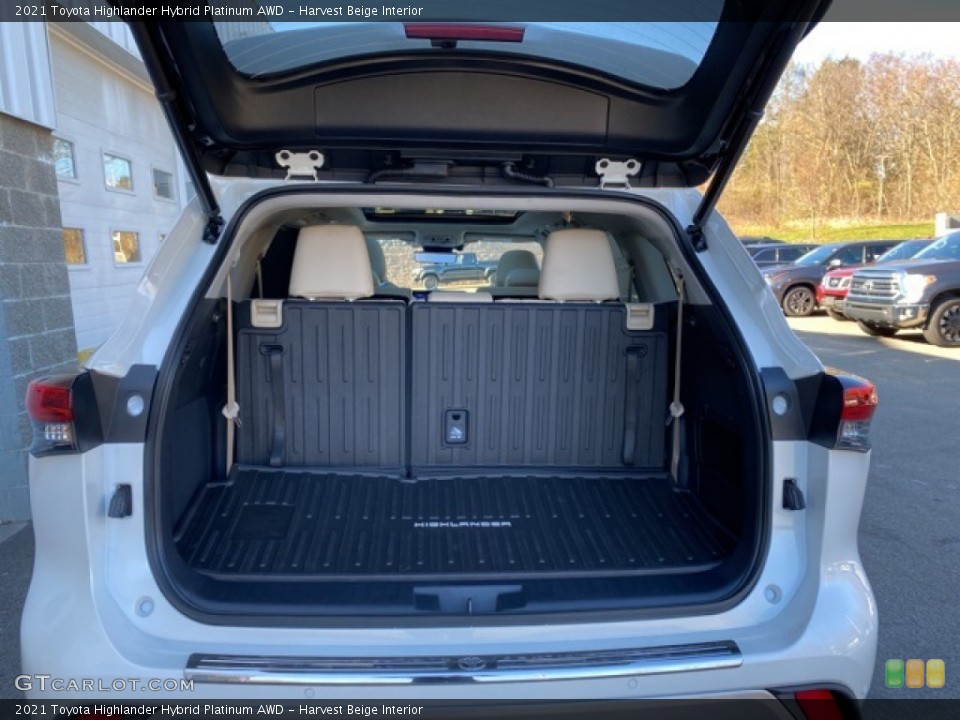 Harvest Beige Interior Trunk for the 2021 Toyota Highlander Hybrid Platinum AWD #140221596