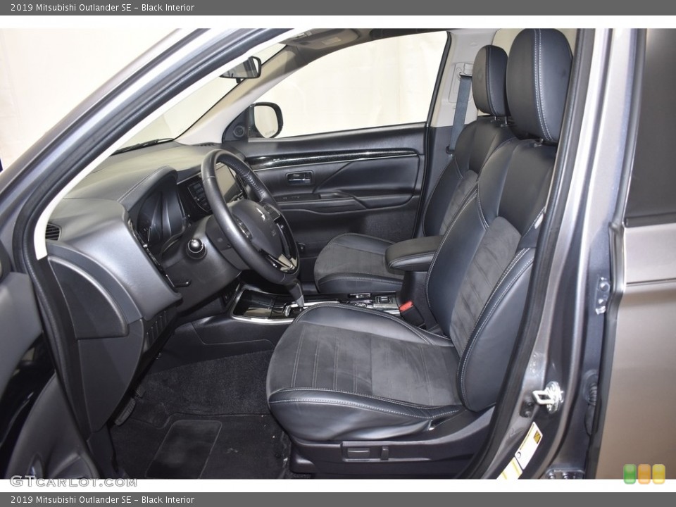 Black Interior Photo for the 2019 Mitsubishi Outlander SE #140223620