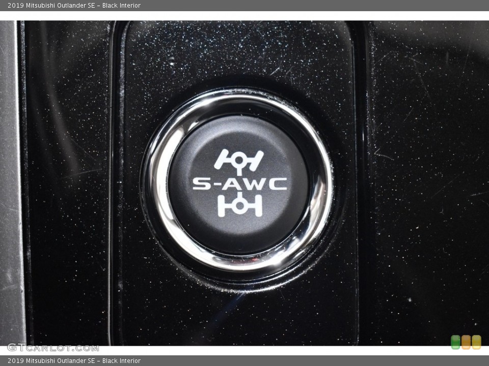 Black Interior Controls for the 2019 Mitsubishi Outlander SE #140223889