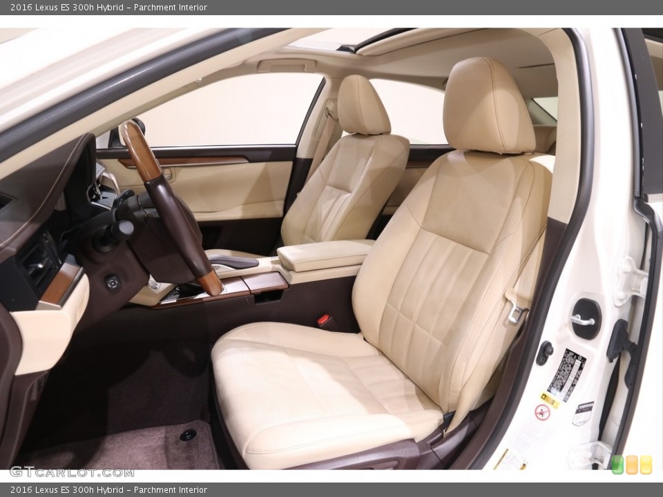 Parchment Interior Photo for the 2016 Lexus ES 300h Hybrid #140244188
