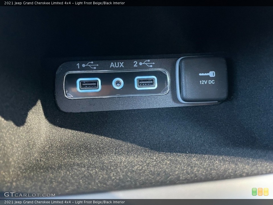 Light Frost Beige/Black Interior Controls for the 2021 Jeep Grand Cherokee Limited 4x4 #140247374