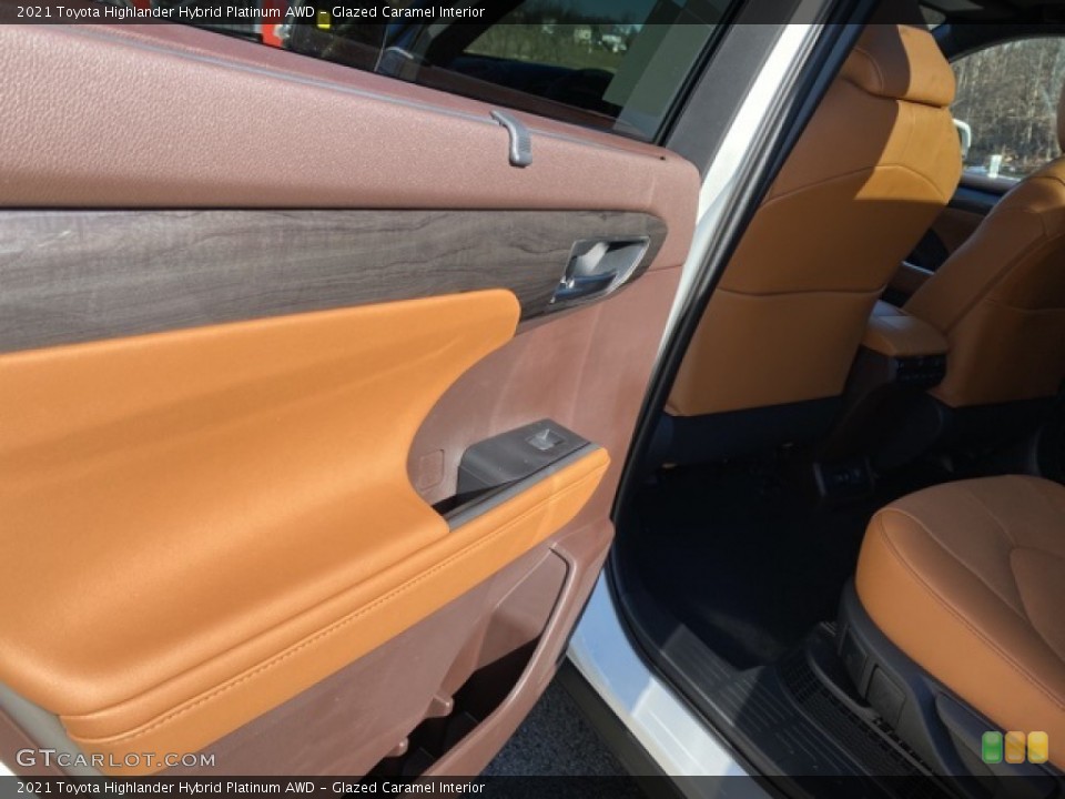 Glazed Caramel Interior Door Panel for the 2021 Toyota Highlander Hybrid Platinum AWD #140248061