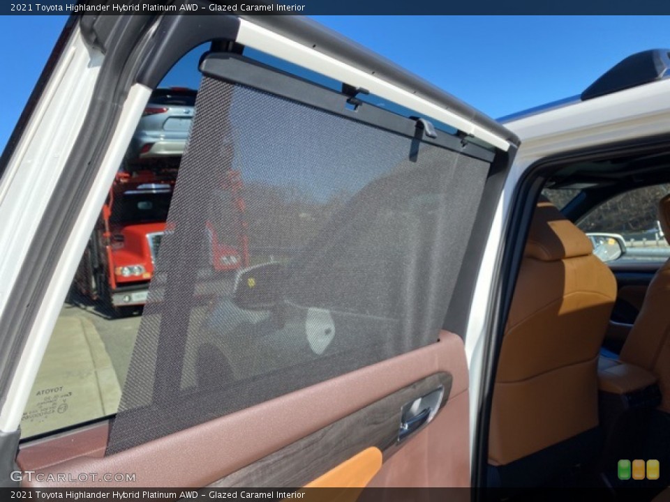 Glazed Caramel Interior Door Panel for the 2021 Toyota Highlander Hybrid Platinum AWD #140248079