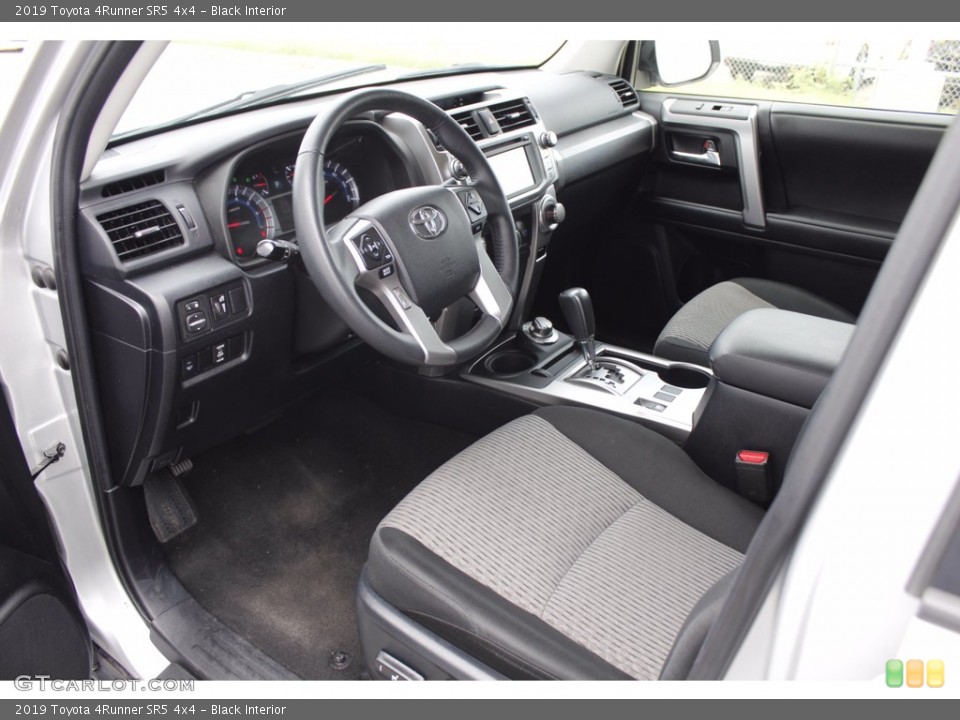 Black Interior Photo for the 2019 Toyota 4Runner SR5 4x4 #140267417
