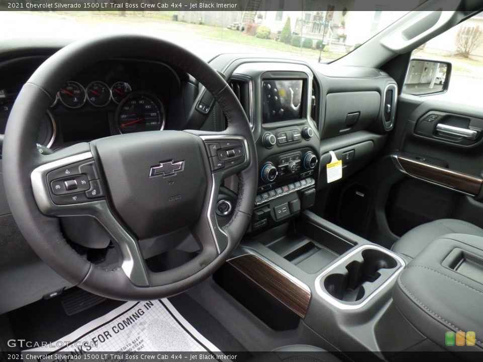 Jet Black Interior Dashboard for the 2021 Chevrolet Silverado 1500 LT Trail Boss Crew Cab 4x4 #140303311