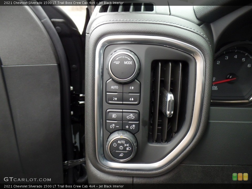 Jet Black Interior Controls for the 2021 Chevrolet Silverado 1500 LT Trail Boss Crew Cab 4x4 #140303404