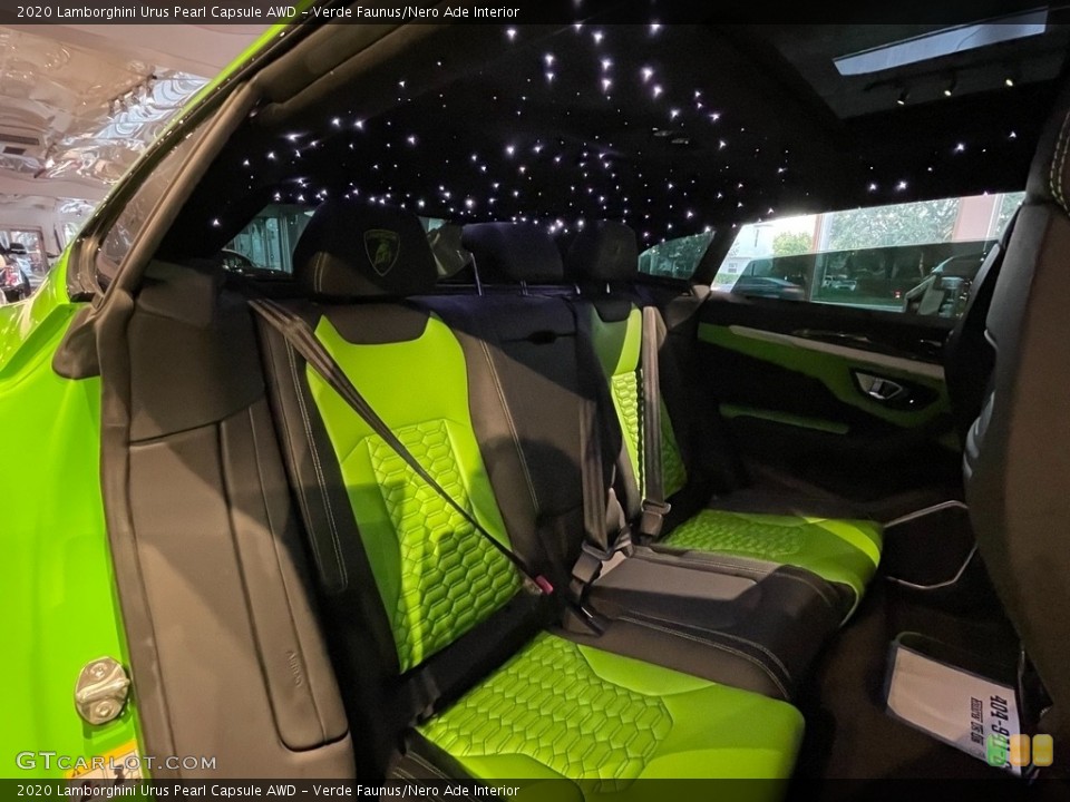 Verde Faunus/Nero Ade 2020 Lamborghini Urus Interiors