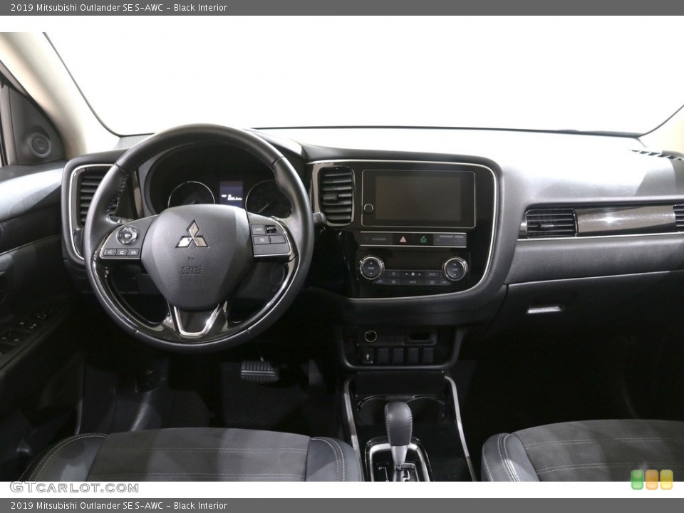 Black Interior Dashboard for the 2019 Mitsubishi Outlander SE S-AWC #140358699