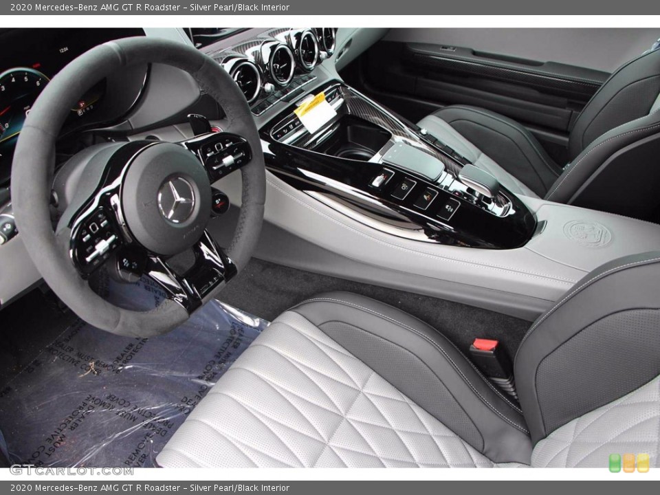 Silver Pearl/Black Interior Photo for the 2020 Mercedes-Benz AMG GT R Roadster #140359176