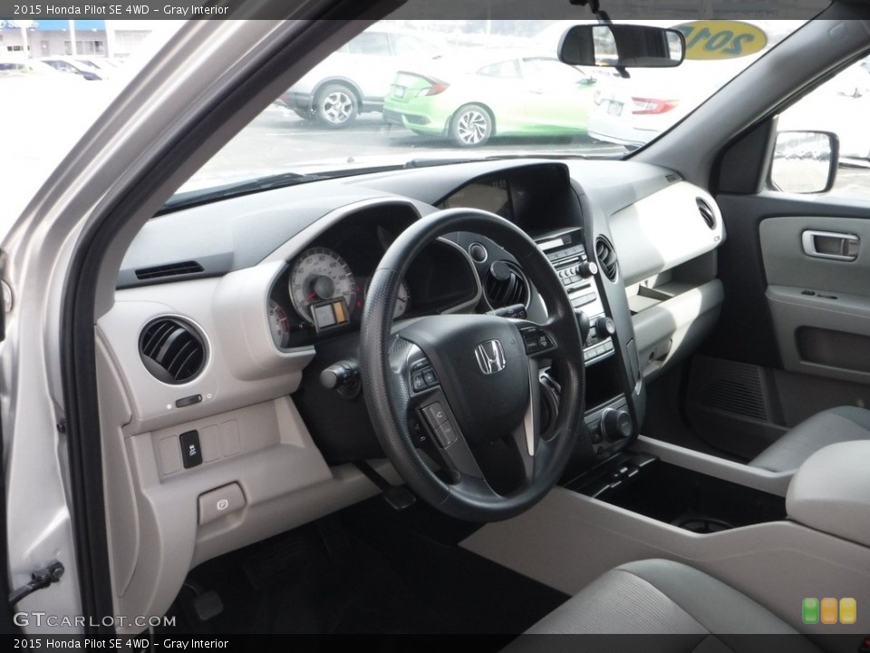 Gray Interior Dashboard for the 2015 Honda Pilot SE 4WD #140383585