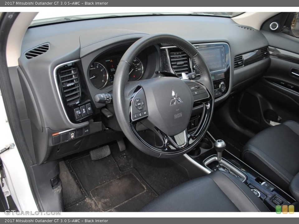 Black Interior Dashboard for the 2017 Mitsubishi Outlander GT 3.0 S-AWC #140410395
