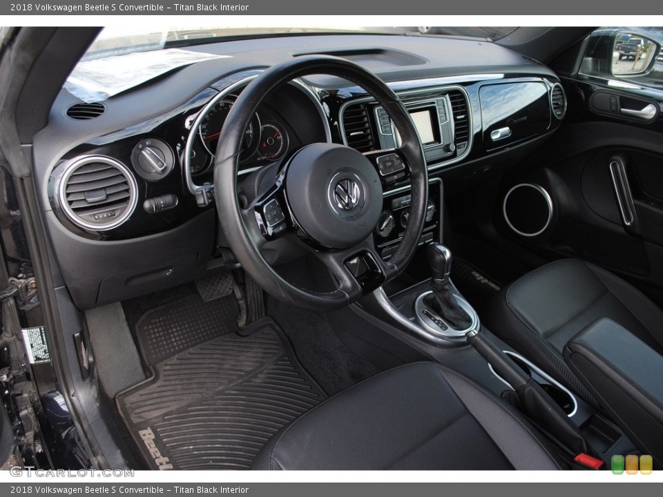 Titan Black Interior Dashboard for the 2018 Volkswagen Beetle S Convertible #140411160