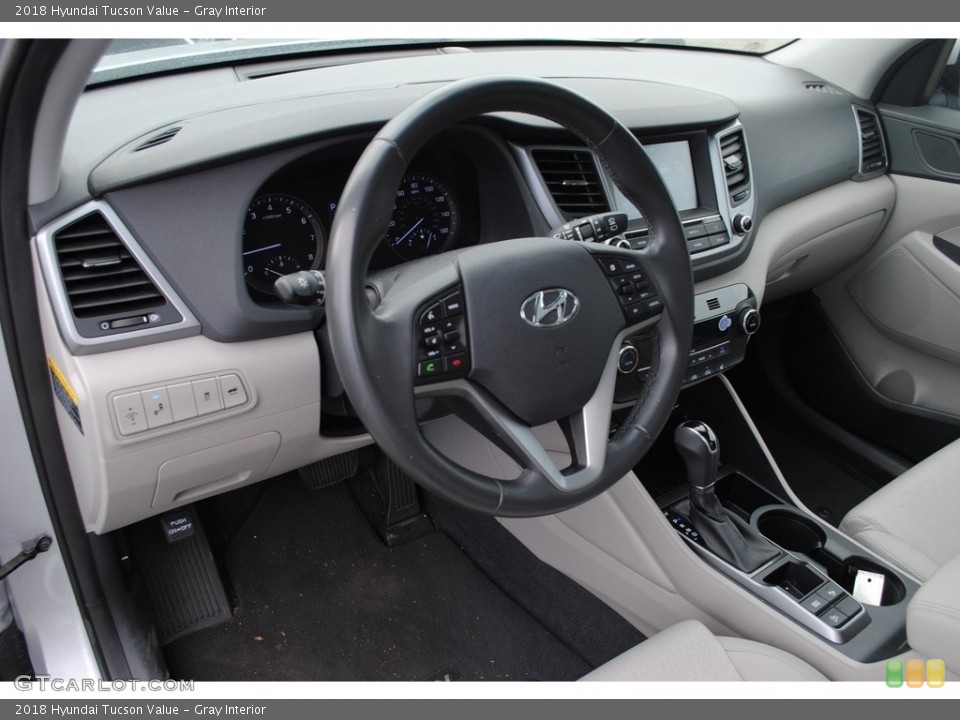 Gray Interior Dashboard for the 2018 Hyundai Tucson Value #140411502