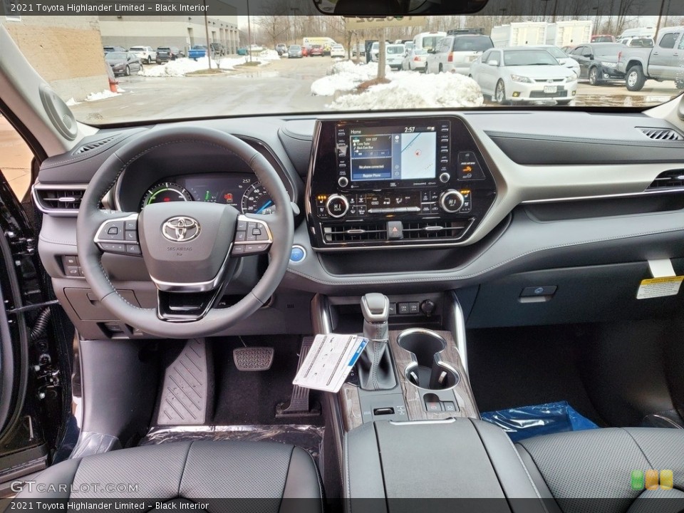 Black Interior Dashboard for the 2021 Toyota Highlander Limited #140425014