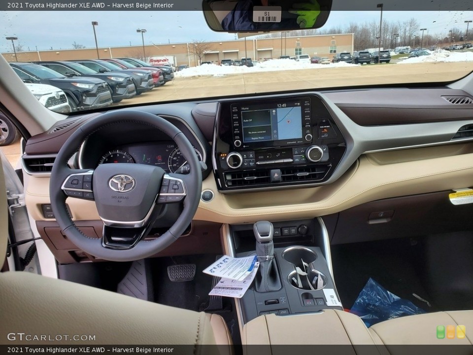 Harvest Beige Interior Dashboard for the 2021 Toyota Highlander XLE AWD #140425116