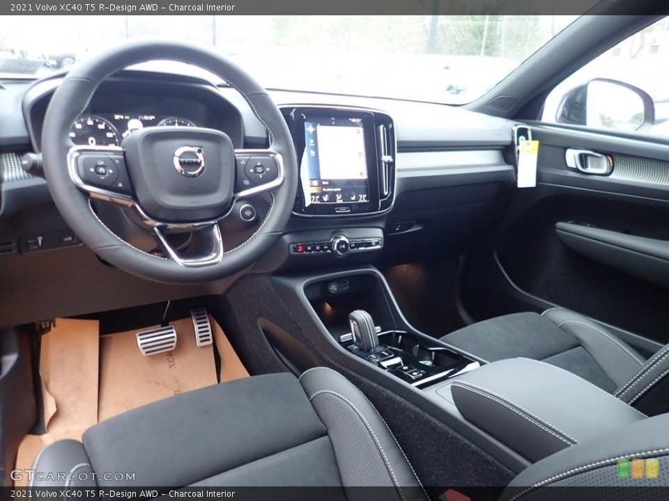 Charcoal Interior Photo for the 2021 Volvo XC40 T5 R-Design AWD #140425779