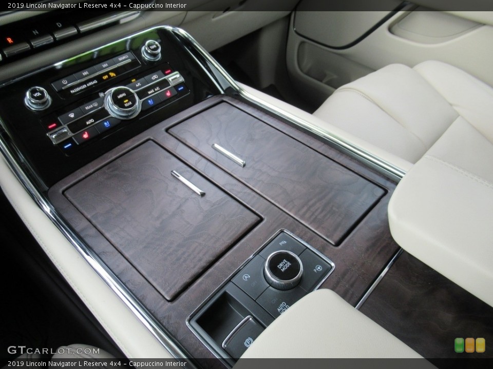 Cappuccino Interior Controls for the 2019 Lincoln Navigator L Reserve 4x4 #140433022