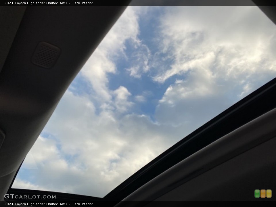 Black Interior Sunroof for the 2021 Toyota Highlander Limited AWD #140457454