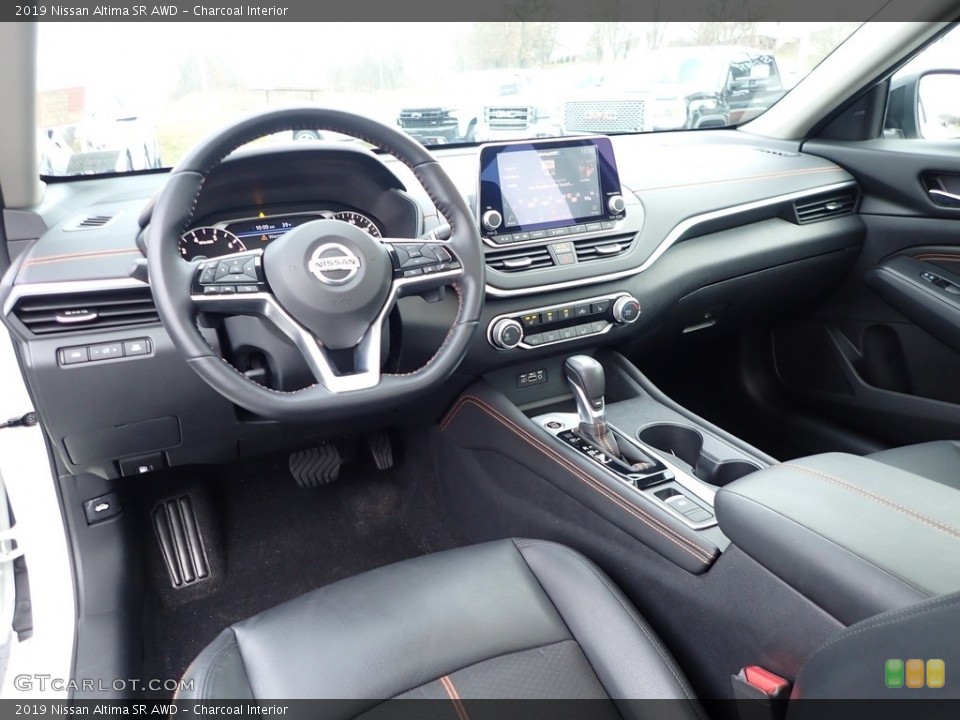 Charcoal Interior Photo for the 2019 Nissan Altima SR AWD #140507509