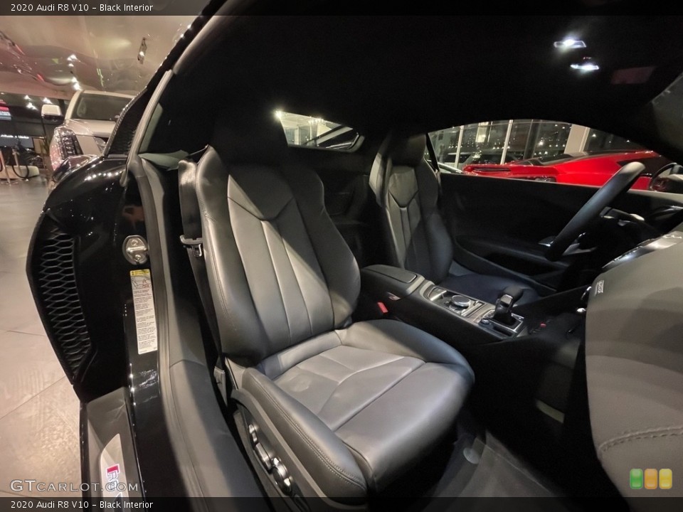 Black Interior Front Seat for the 2020 Audi R8 V10 #140517391