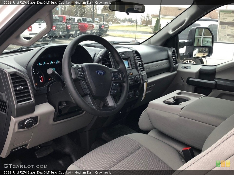 Medium Earth Gray Interior Photo for the 2021 Ford F250 Super Duty XLT SuperCab 4x4 #140519839