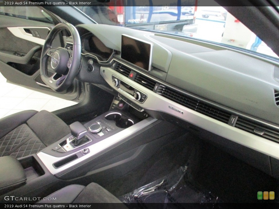 Black Interior Dashboard for the 2019 Audi S4 Premium Plus quattro #140520349